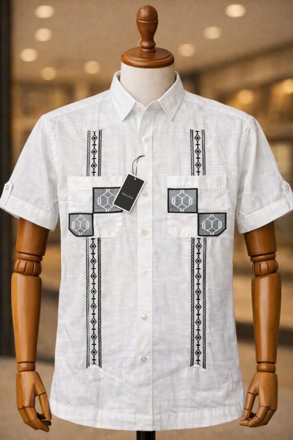 Chemise Homme Blanche et Bleue Brodée – Style Élégant Africain Moderne