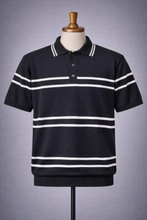 Un polo golf moderne noir à bande blanche